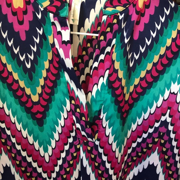 Ladies Blouse - Picture 2 of 4